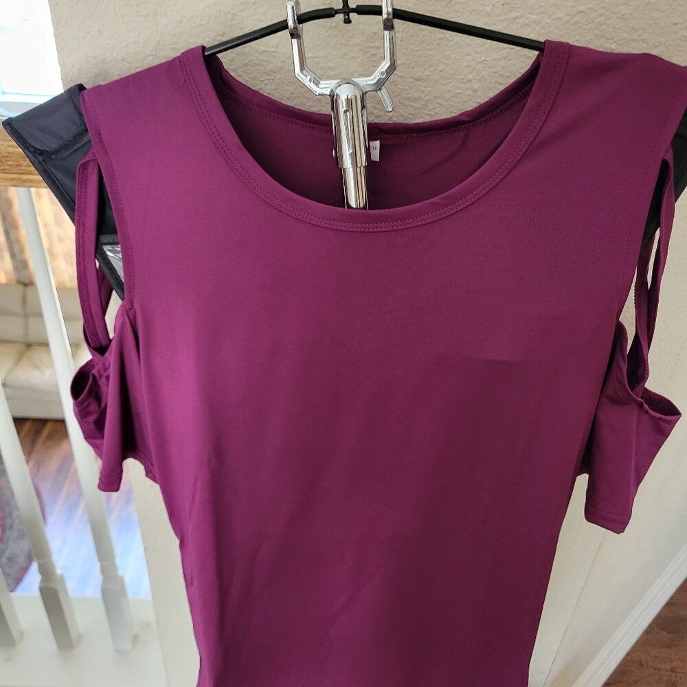 Sexy, cold shoulder top, perfect for any occasion!